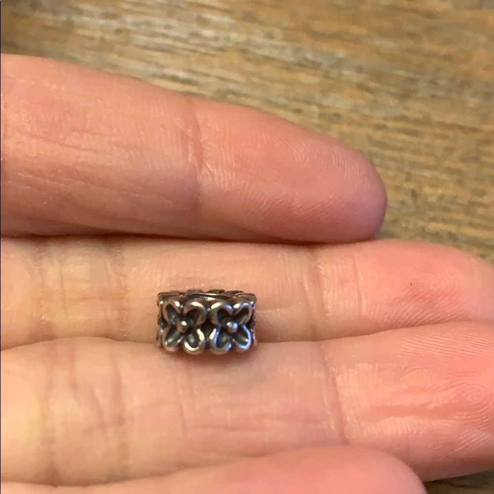 Pandora flower 🌸 charm